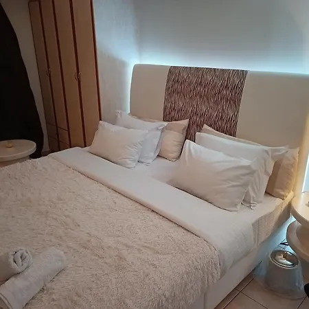 Apartment Love